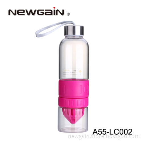 Hot sale,PP+Glass juicer bottle.Lemon cup.Juice Citrus Fruit Squeezer Infuser Orange Lemon Lime Press Juicer Bottle Zinger